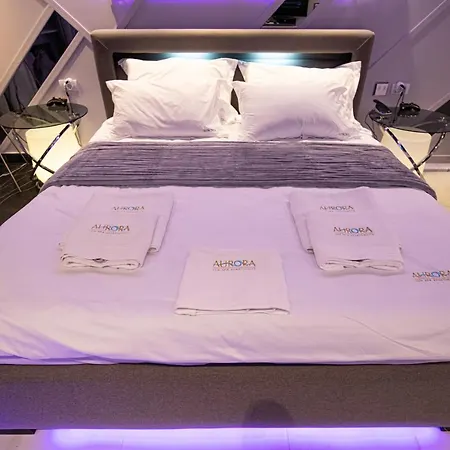 Aurora Lux Smart Apartment *