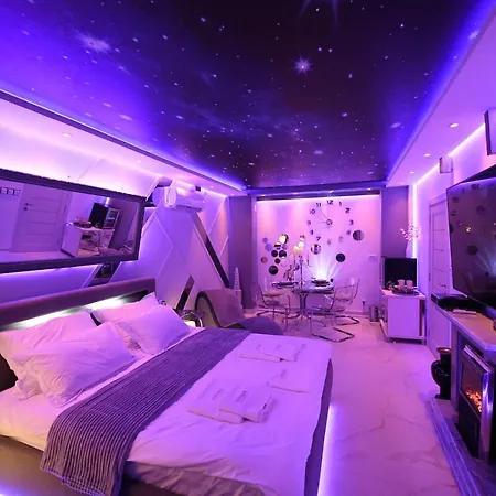 Aurora Lux Smart Apartment *