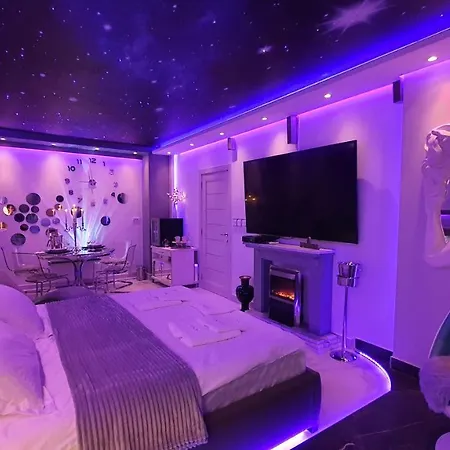 Aurora Lux Smart Apartment *