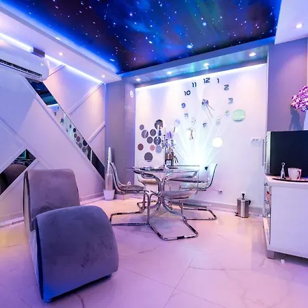 Aurora Lux Smart Apartment *