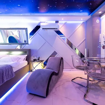 Aurora Lux Smart Apartment *